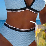 Bikini ar Krāsu Bloku un Divām Strukturētām Siksnām