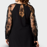 Aija - Eleganta Mežģīņu Kleita