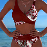 Bikini ar kontrastējošu krāsu ziedu modi