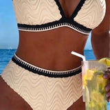 Bikini ar Krāsu Bloku un Divām Strukturētām Siksnām